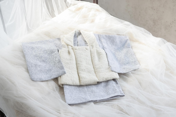 RC8700-Ｆ　水色×オフ白